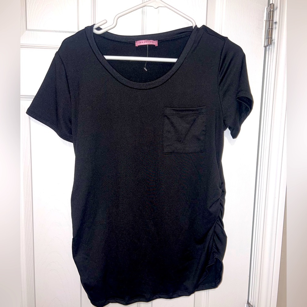 Maternity shirt with scrunch on the side